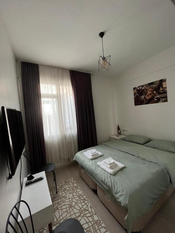 Centrally Located, 2+1 House In Taksim, Cihangir Apartment อิสตันบูล ภายนอก รูปภาพ